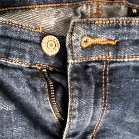 Reitmans distressed jeans - Picture 5 of 7